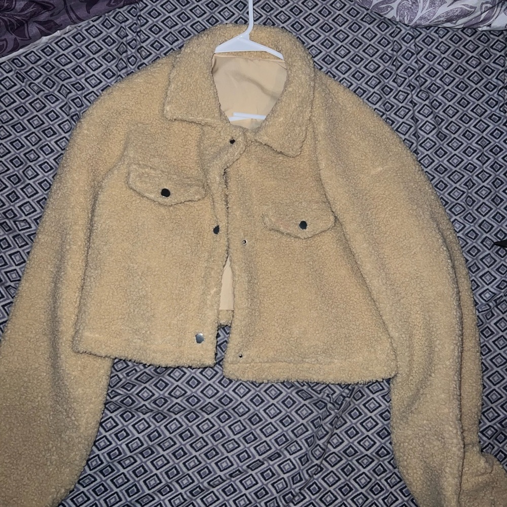 Cropped Shearling Jacket - Picture 2 of 4